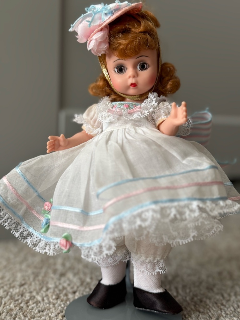MADAME ALEXANDER DOLL  8" WENDY LOVES MOMMY